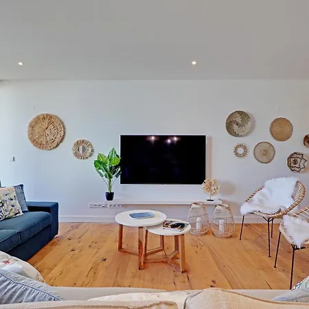 Thaiti Apartment *